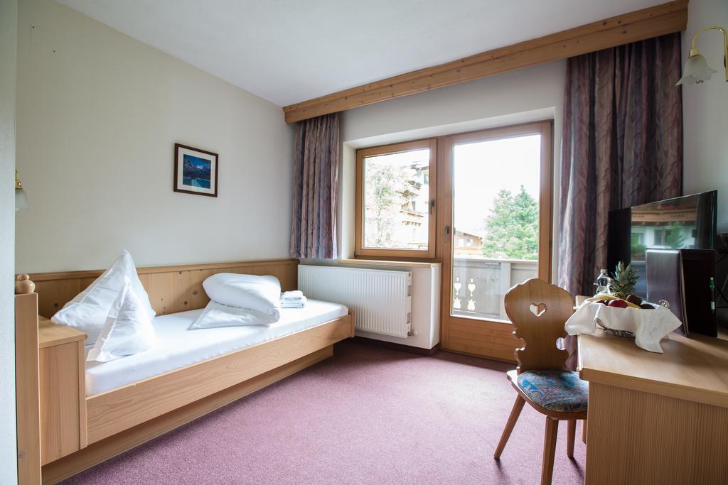 Hotel Hoehlenstein Tux